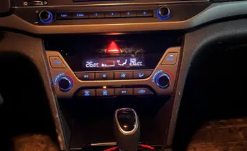 Hyundai Elantra 2018 года за 7 490 000 тг. в Астана фото 4