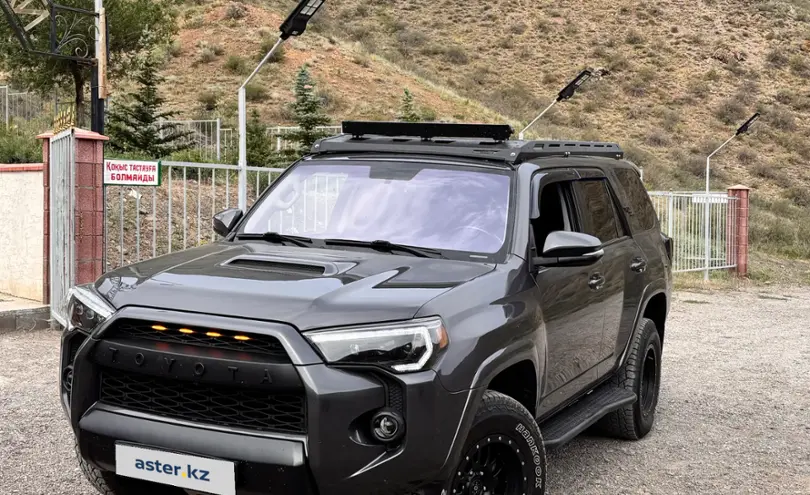 Toyota 4Runner 2014 года за 20 000 000 тг. в Алматы
