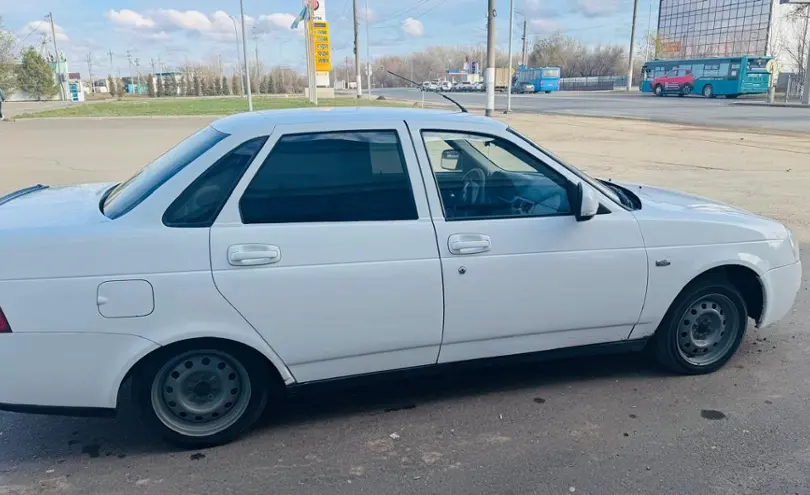 LADA (ВАЗ) Priora 2013 года за 2 000 000 тг. в Уральск фото 2