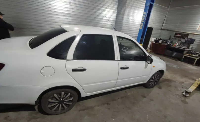 LADA (ВАЗ) Granta 2015 года за 2 000 000 тг. в Уральск фото 3
