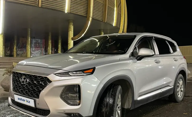 Hyundai Santa Fe 2019 года за 12 000 000 тг. в Алматы