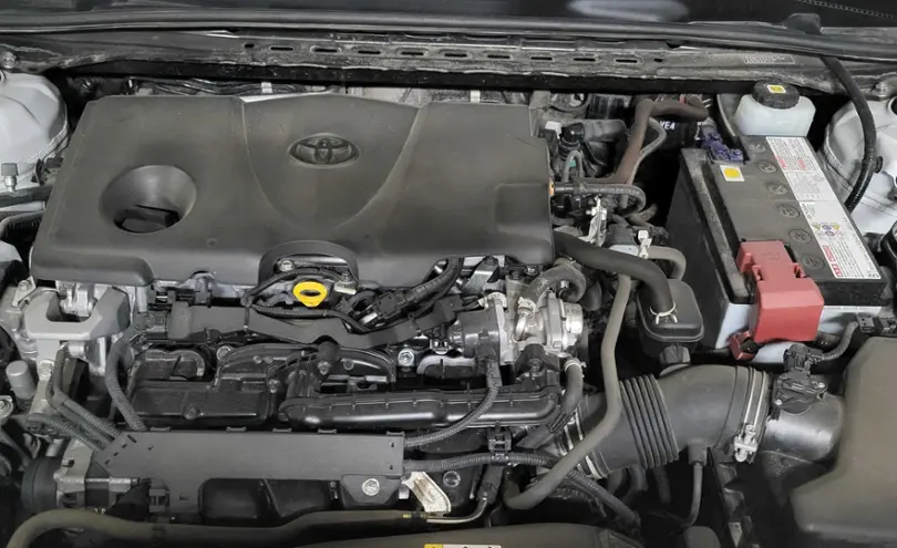 Toyota Camry 2023 года за 17 400 000 тг. в Астана