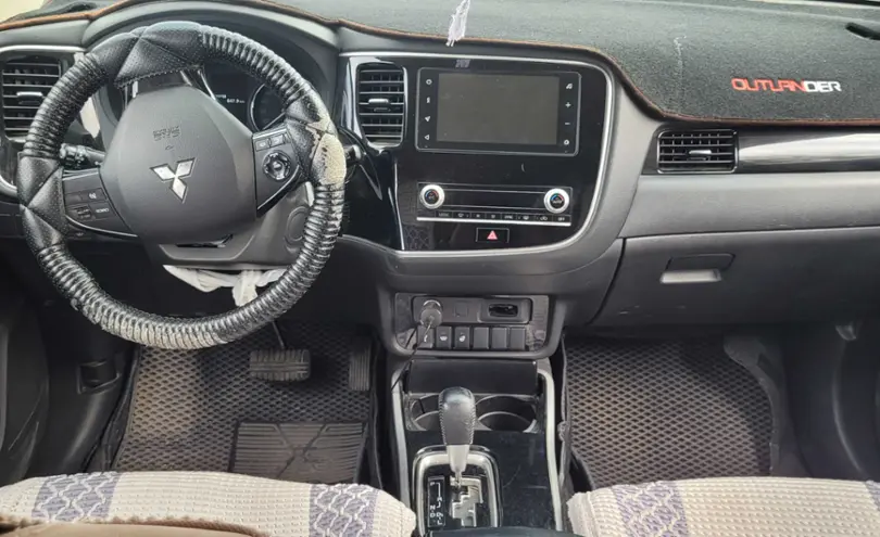 Mitsubishi Outlander 2021 года за 12 500 000 тг. в Актау фото 4