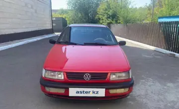 Volkswagen Passat 1993 года за 1 900 000 тг. в Караганда фото 2