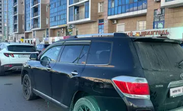 Toyota Highlander 2011 года за 13 000 000 тг. в Астана фото 2