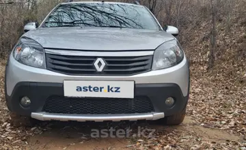 Renault Sandero 2014 года за 3 800 000 тг. в Караганда фото 4