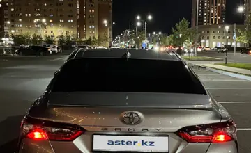 Toyota Camry 2021 года за 13 900 000 тг. в Астана
