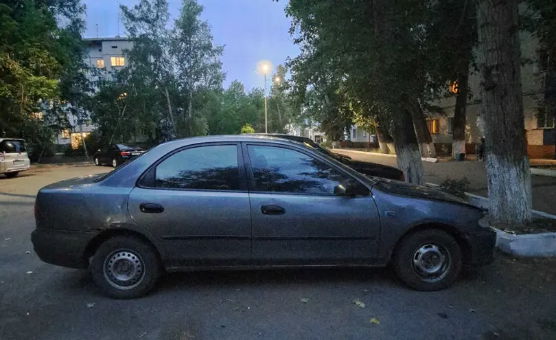 Mazda 323 1994 года за 300 000 тг. в Павлодарская область фото 2