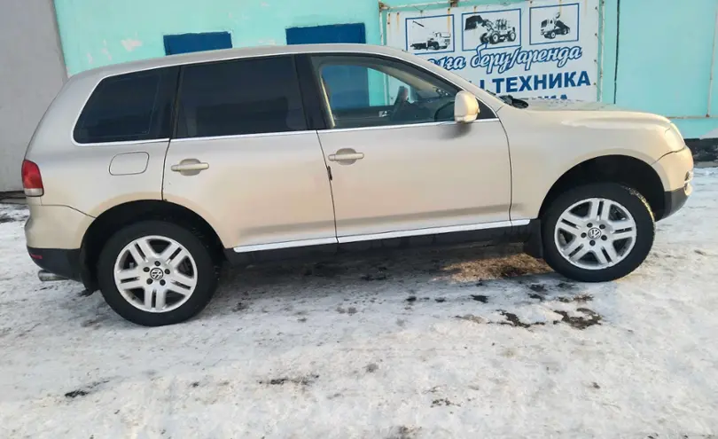 Volkswagen Touareg 2004 года за 3 500 000 тг. в Восточно-Казахстанская область фото 2
