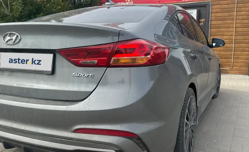 Hyundai Elantra 2018 года за 6 500 000 тг. в Актюбинская область фото 3