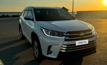 Toyota Highlander 2014 года за 11 800 000 тг. в Актау фото 3
