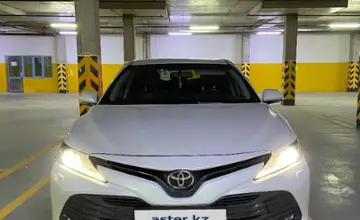 Toyota Camry 2019 года за 13 800 000 тг. в Астана фото 2