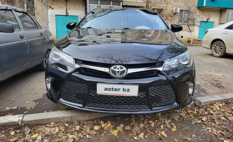 Toyota Camry 2017 года за 6 000 000 тг. в Уральск фото 2