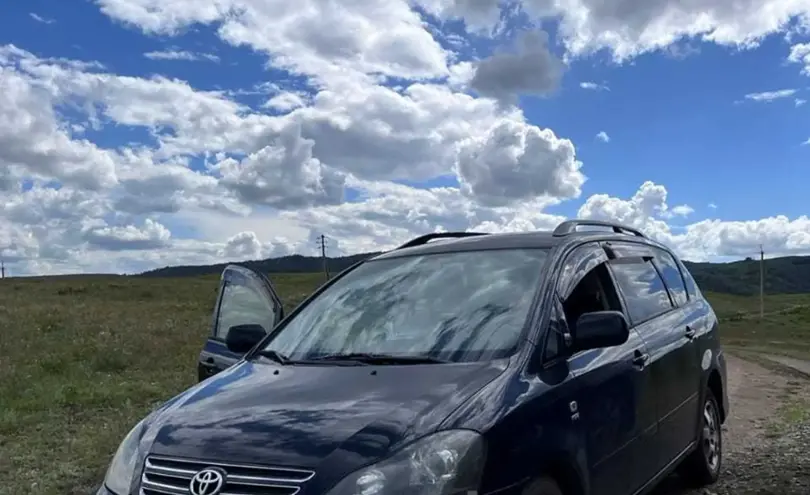 Toyota Avensis Verso 2004 года за 6 500 000 тг. в Карагандинская область