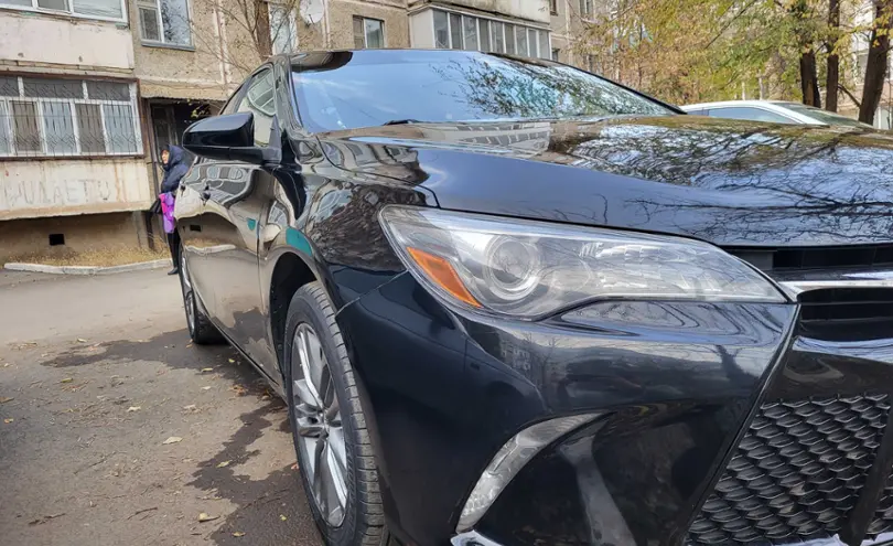 Toyota Camry 2017 года за 6 000 000 тг. в Уральск фото 4