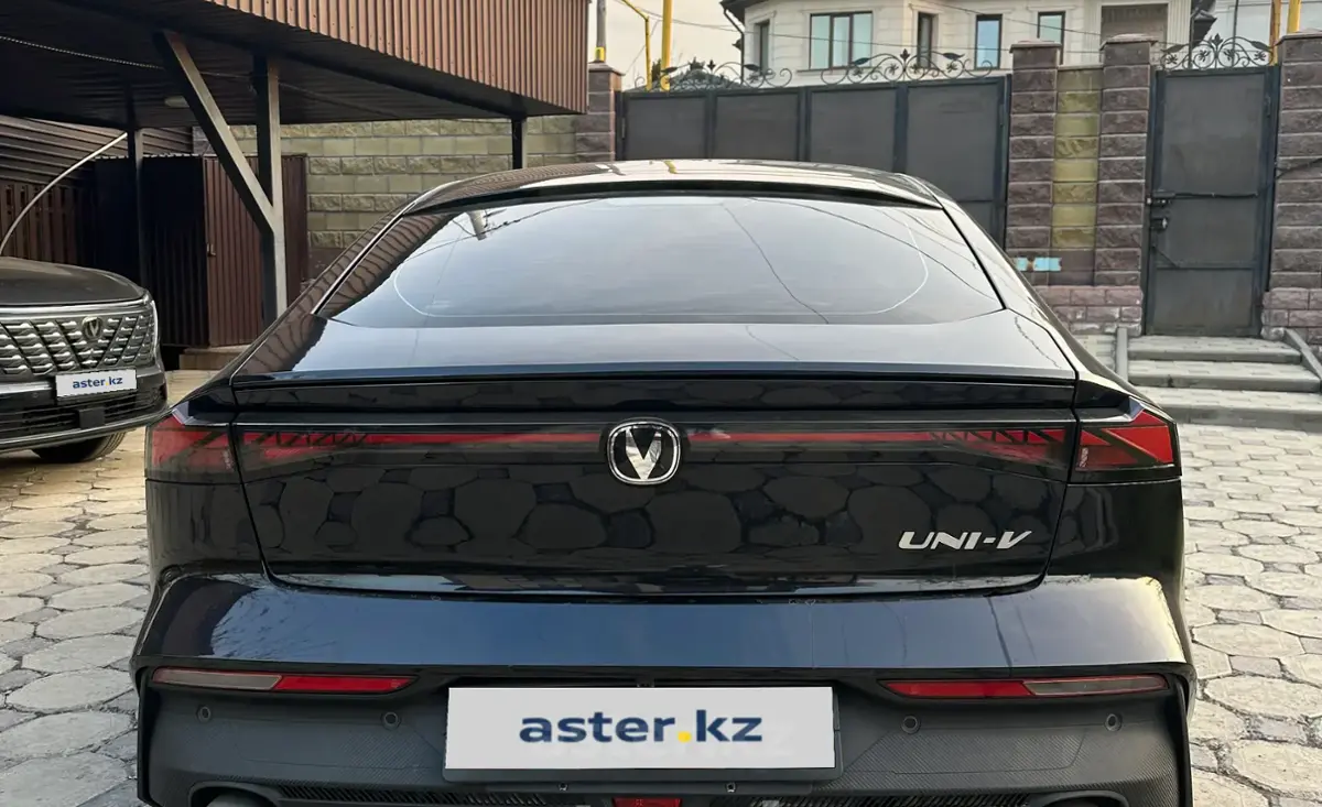Changan UNI-V 2023 года за 9 300 000 тг. в Алматы фото 4