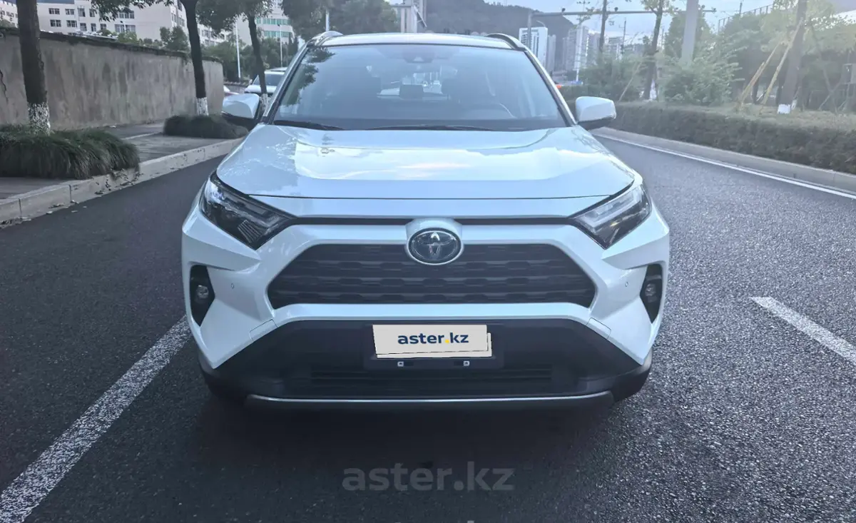 Toyota RAV4 2024 года за 19 500 000 тг. в Алматы фото 1