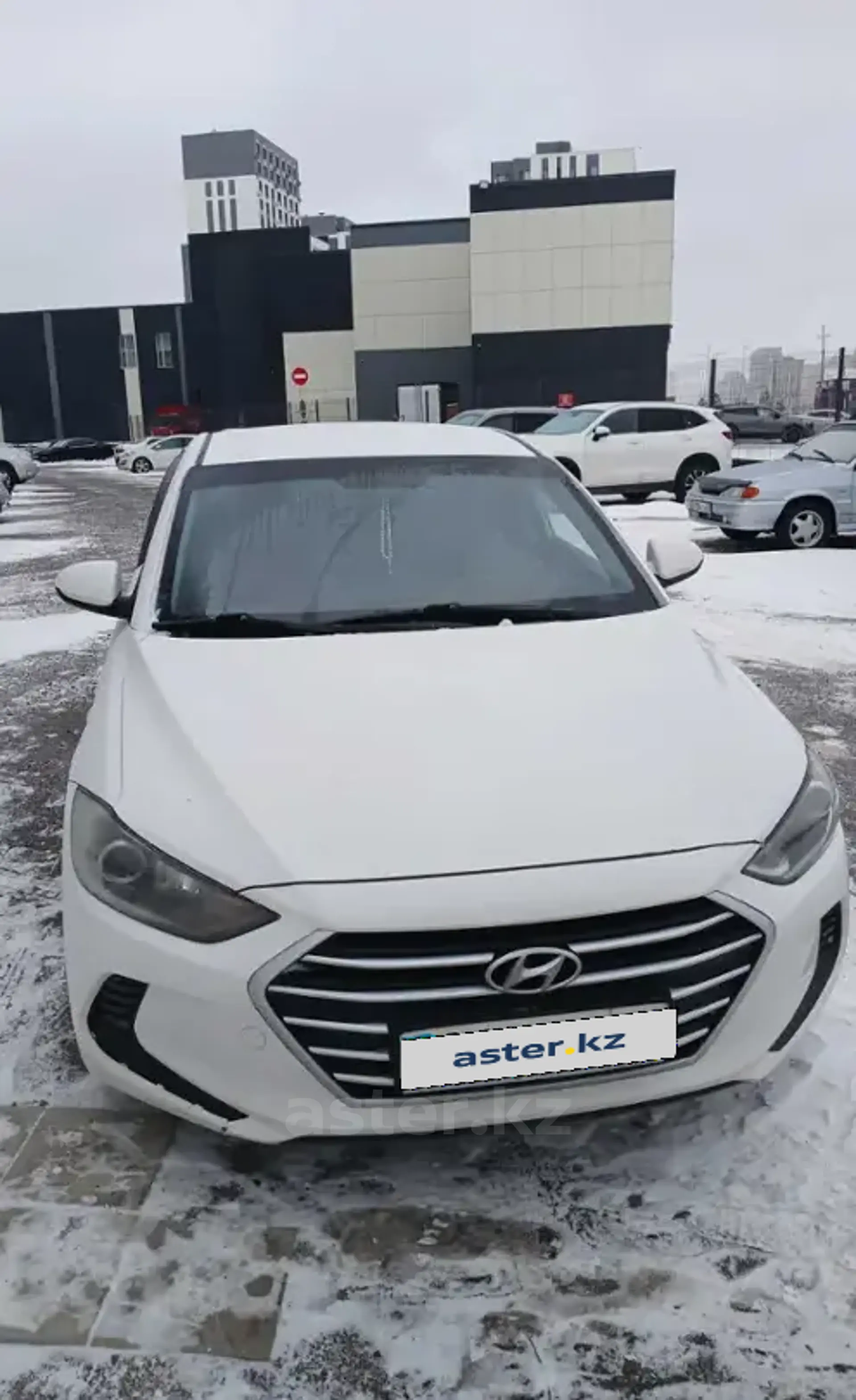 Hyundai Elantra 2018 года за 5 300 000 тг. в Астана фото 1