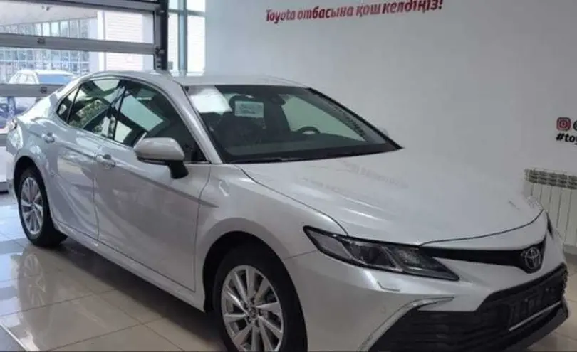Toyota Camry 2023 года за 17 400 000 тг. в Астана фото 3