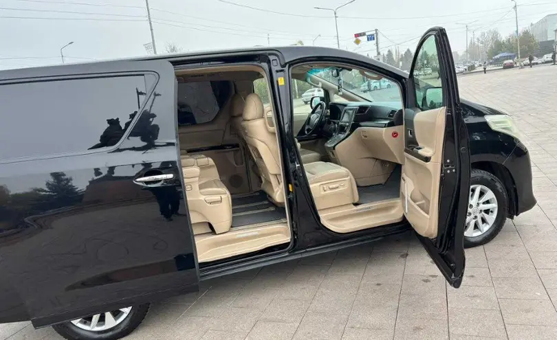 Toyota Alphard 2013 года за 12 900 000 тг. в Алматы