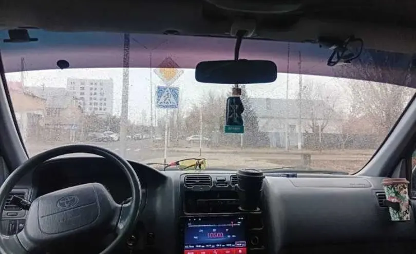 Toyota HiAce 1997 года за 5 500 000 тг. в Астана фото 4