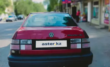 Volkswagen Vento 1992 года за 800 000 тг. в Алматы фото 2