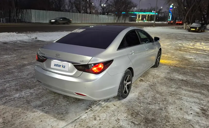 Hyundai Sonata 2013 года за 3 600 000 тг. в Карагандинская область фото 3