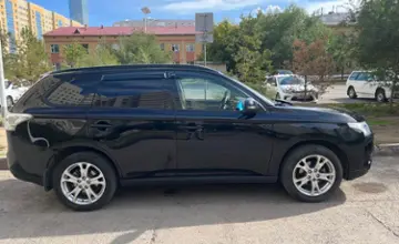 Mitsubishi Outlander 2013 года за 7 000 000 тг. в Астана фото 4