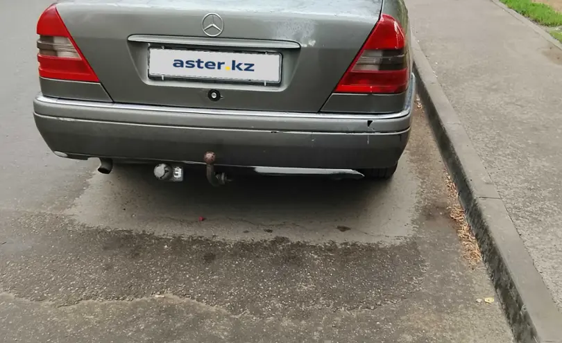 Mercedes-Benz C-Класс 1994 года за 900 000 тг. в Астана фото 2