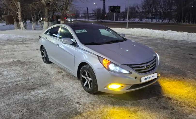 Hyundai Sonata 2013 года за 3 600 000 тг. в Карагандинская область фото 2