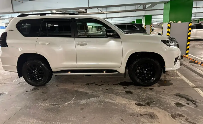 Toyota Land Cruiser Prado 2020 года за 32 000 000 тг. в Астана