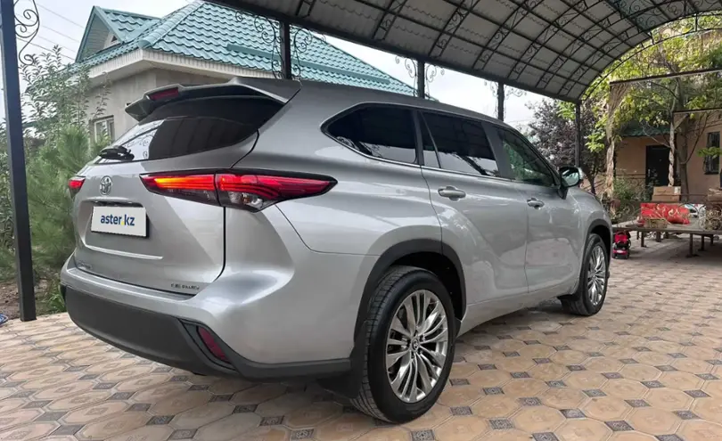Toyota Highlander 2022 года за 21 000 000 тг. в Шымкент фото 4