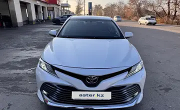 Toyota Camry 2019 года за 14 500 000 тг. в Алматы фото 2