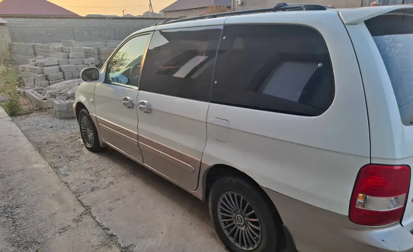 Kia Carnival 2003 года за 3 500 000 тг. в Шымкент фото 3