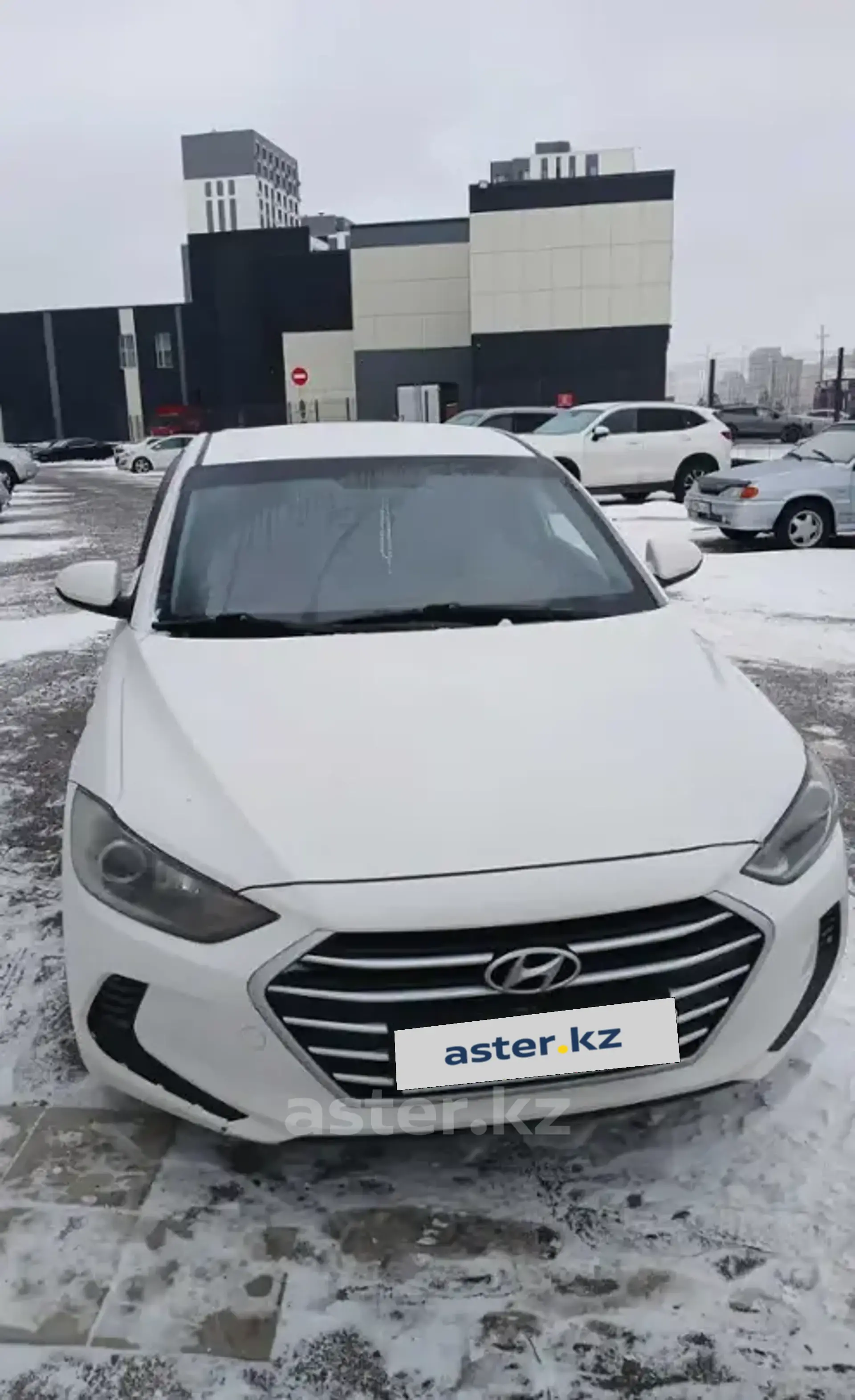 Hyundai Elantra 2018 года за 5 900 000 тг. в Астана фото 1