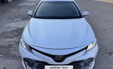 Toyota Camry 2019 года за 14 500 000 тг. в Алматы фото 4