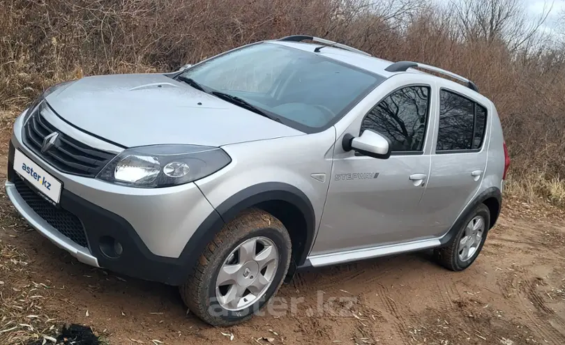 Renault Sandero 2014 года за 3 200 000 тг. в Караганда фото 3