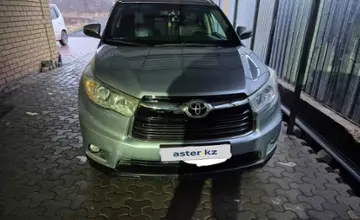 Toyota Highlander 2014 года за 16 000 000 тг. в Астана фото 2