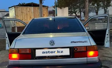 Volkswagen Vento 1993 года за 1 800 000 тг. в Астана фото 3