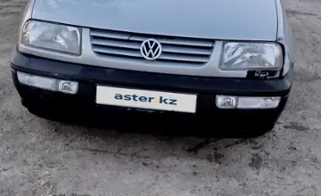 Volkswagen Vento 1993 года за 1 800 000 тг. в Астана фото 2