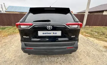 Toyota RAV4 2021 года за 14 500 000 тг. в Атырау фото 2