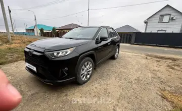 Toyota RAV4 2021 года за 14 500 000 тг. в Атырау фото 1