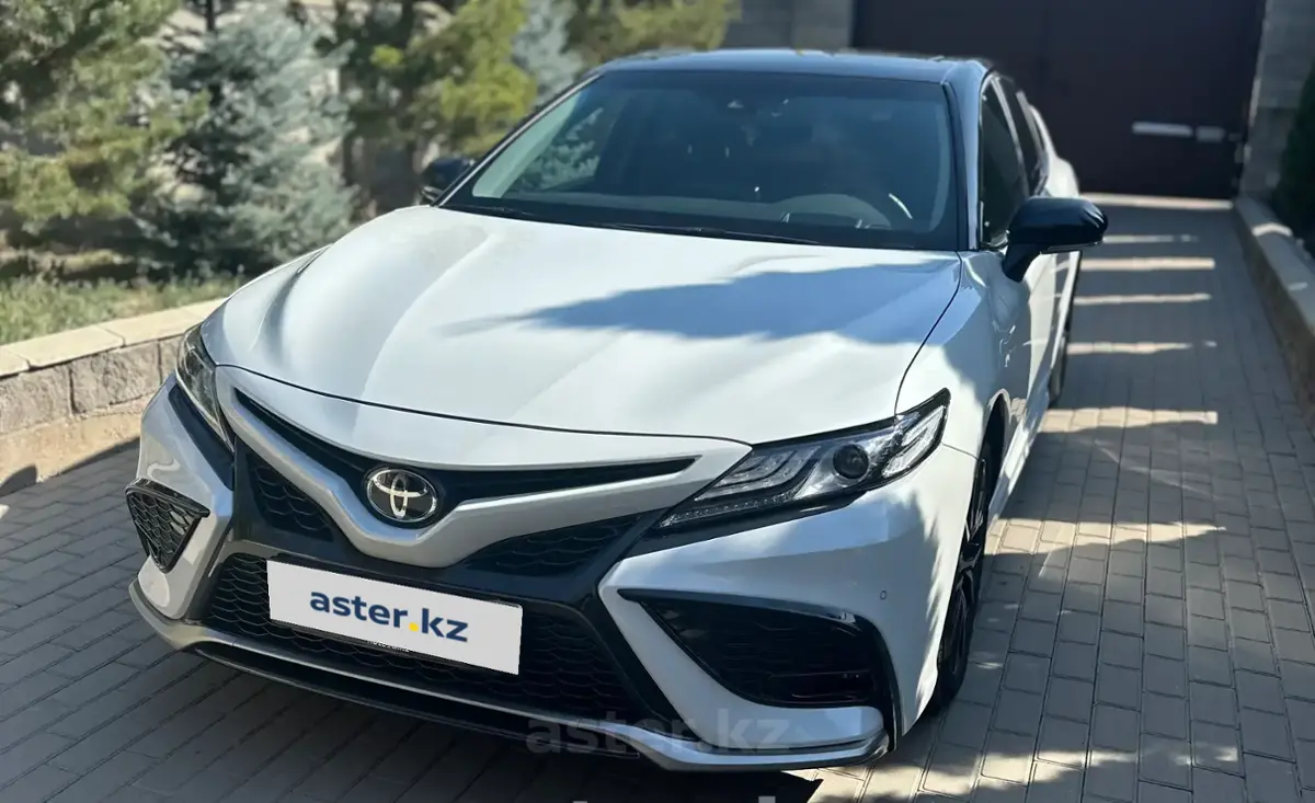 Toyota Camry 2023 года за 18 000 000 тг. в Алматы фото 1