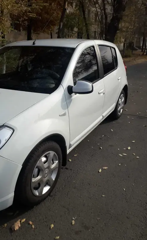 Renault Sandero 2012 года за 3 700 000 тг. в Талдыкорган фото 1