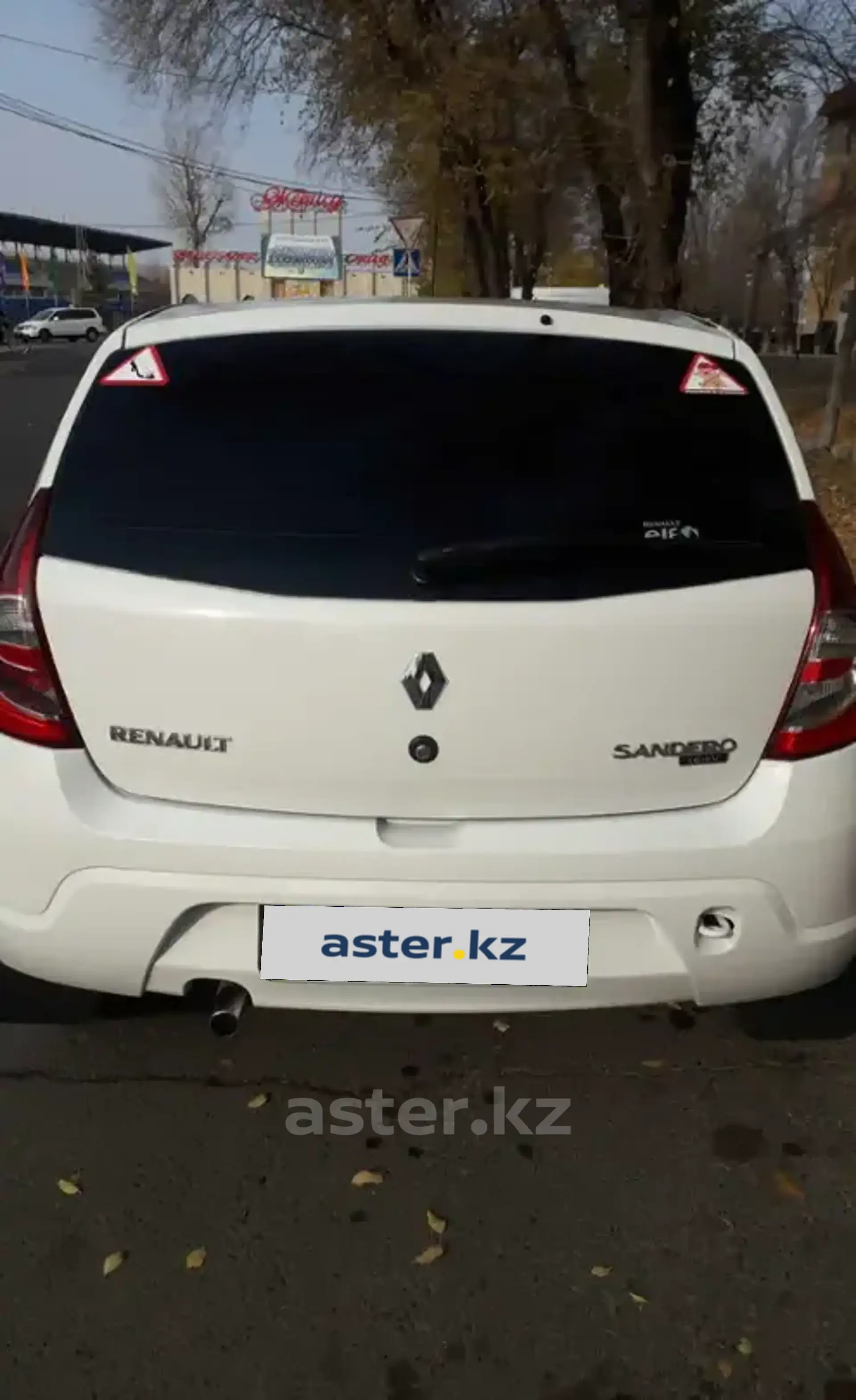 Renault Sandero 2012 года за 3 700 000 тг. в Талдыкорган фото 4