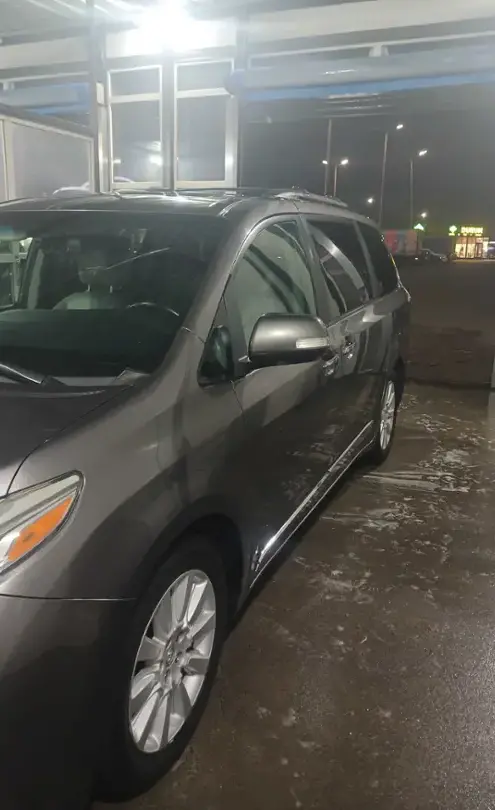 Toyota Sienna 2016 года за 16 000 000 тг. в Алматы фото 2