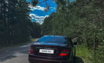 Mercedes-Benz C-Класс 2007 года за 5 000 000 тг. в Астана фото 4