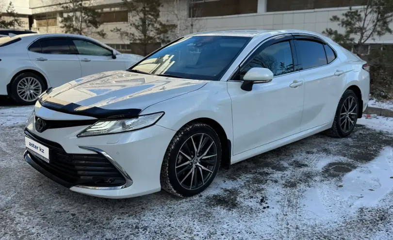 Toyota Camry 2021 года за 17 000 000 тг. в Астана