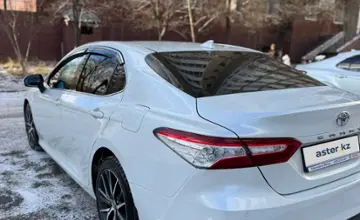Toyota Camry 2021 года за 17 000 000 тг. в Астана