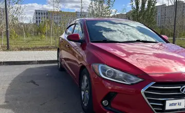 Hyundai Elantra 2018 года за 6 000 000 тг. в Астана фото 3